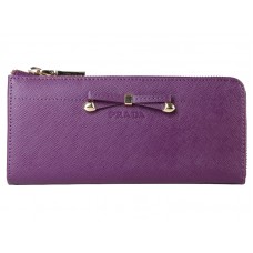 Prada Saffiano Geldbörse mit Reißverschluss und Schleifendetail, Lila