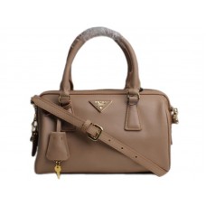 Prada Saffiano Kalbsleder Henkeltasche, mittelgroß, Beige