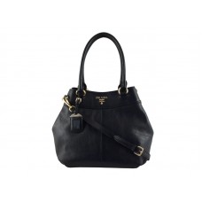 Prada Schultertasche aus weichem Kalbsleder, Schwarz