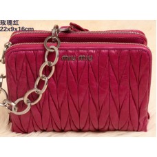 Miu Miu Mini-Schultertasche aus gestepptem Leder, Pink