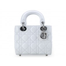 Dior Nano Ledertasche, silberfarbene Beschläge, weiß
