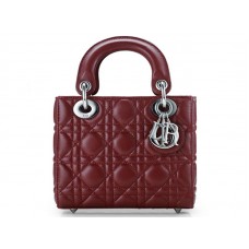 Dior Nano Ledertasche, silberfarbene Beschläge, burgunderrot