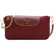 Prada Handgelenktasche aus Tessuto-Nylon mit Saffiano-Leder, Burgunderrot