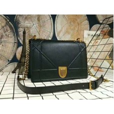 Dior Diorama Tasche aus Kalbsleder mit goldfarbenen Beschlägen, Schwarz d1771