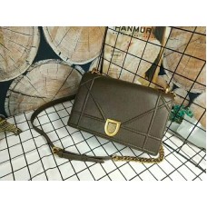 Dior Diorama Tasche aus Kalbsleder mit goldfarbenen Beschlägen, Grau, d17713