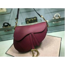 Dior Satteltasche aus Kalbsleder, goldfarbene Beschläge, burgunderrot, m0446l2