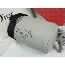 Dior Roller Pouch aus genarbtem Denim-Kalbsleder, Grau