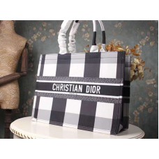Dior Tragetasche mit schwarz-weißem Karomuster